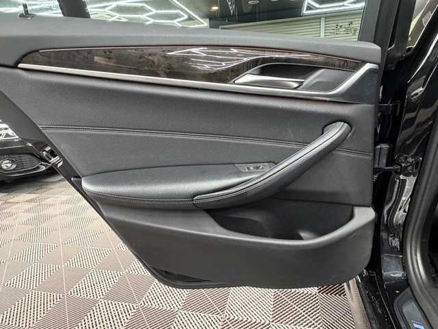ＢＭＷ ５シリーズ ５２３Ｄ Ｍスポーツ ディーゼルターボ H29年 (関東) 99