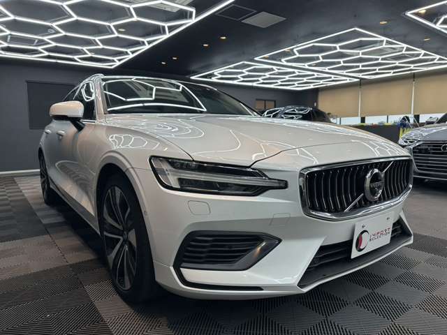 ボルボ Ｖ６０ リチャージ プラグイン ハイブリッド Ｔ６ ＡＷＤ インスクリプション R3年 (関東) 99