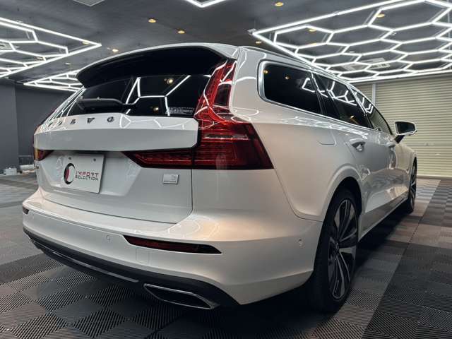 ボルボ Ｖ６０ リチャージ プラグイン ハイブリッド Ｔ６ ＡＷＤ インスクリプション R3年 (関東) 99