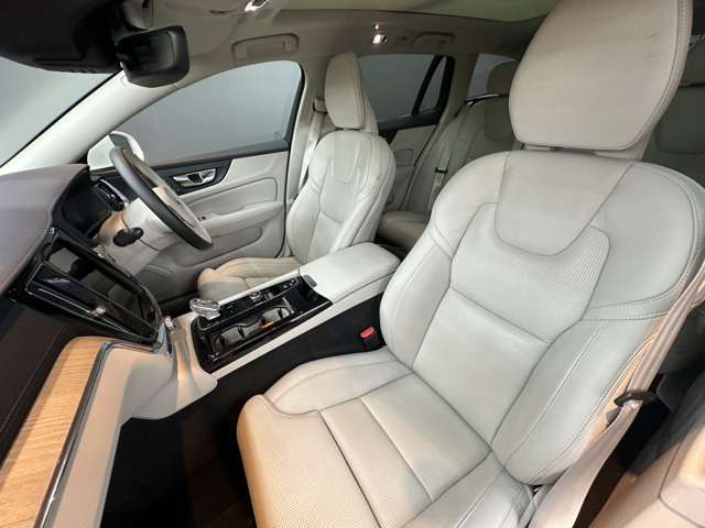 ボルボ Ｖ６０ リチャージ プラグイン ハイブリッド Ｔ６ ＡＷＤ インスクリプション R3年 (関東) 99