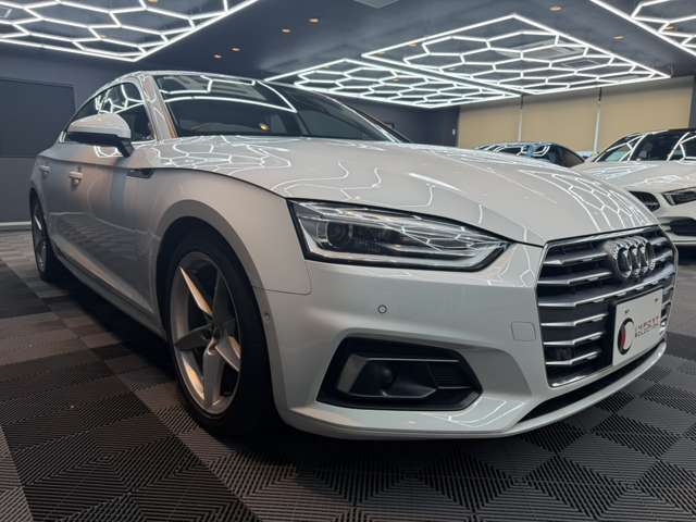 アウディ Ａ５　スポーツバック ４０　ＴＦＳＩ　スポーツ R1年 (関東) 99