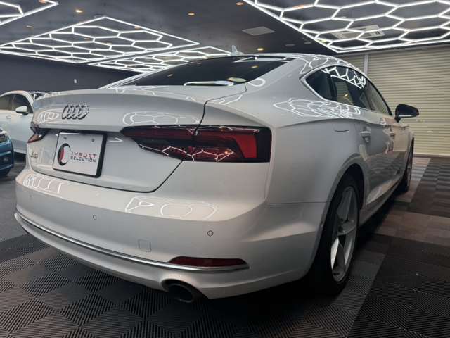 アウディ Ａ５　スポーツバック ４０　ＴＦＳＩ　スポーツ R1年 (関東) 99