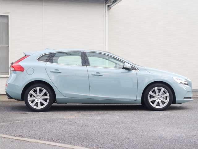 ボルボ Ｖ４０ Ｔ３　クラシックエディション R1年 (関東) 99