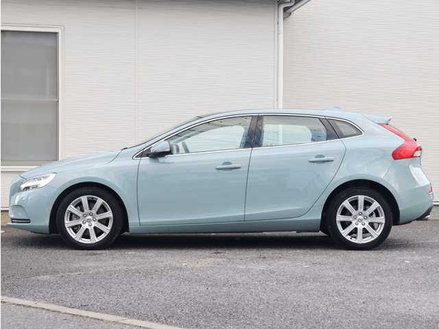 ボルボ Ｖ４０ Ｔ３　クラシックエディション R1年 (関東) 99