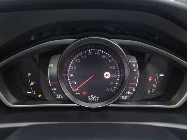 ボルボ Ｖ４０ Ｔ３　クラシックエディション R1年 (関東) 99