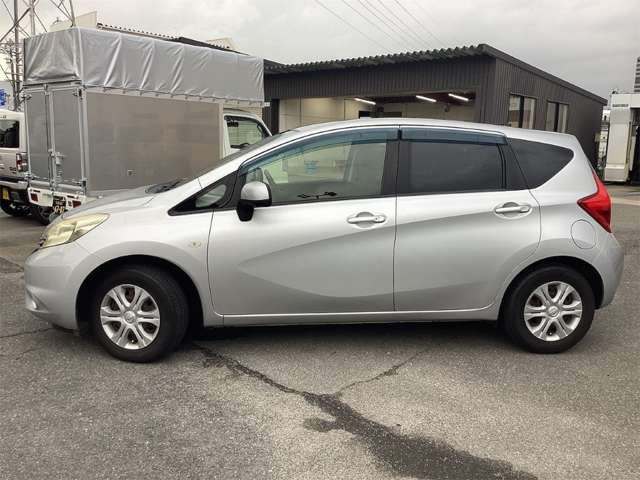日産 ノート １．２ Ｘ H26年 (近畿) 99