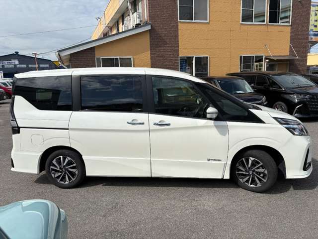 日産 セレナ １．２ Ｅ－ＰＯＷＥＲ ハイウェイスター Ｖ R4年 (近畿) 99