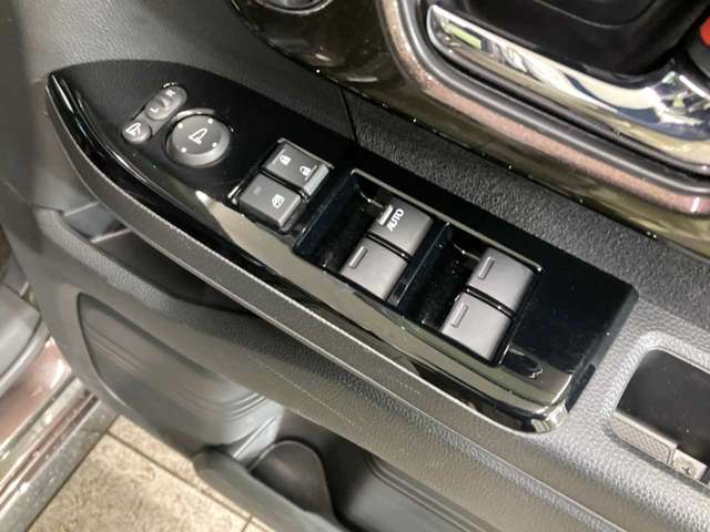 ホンダ Ｎ　ＢＯＸ カスタム ６６０ Ｇ Ｌ ホンダセンシング ４ＷＤ H30年 () 99