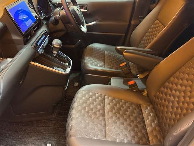 トヨタ ヴォクシー ２．０ Ｓ－Ｚ R5年 (近畿) 99