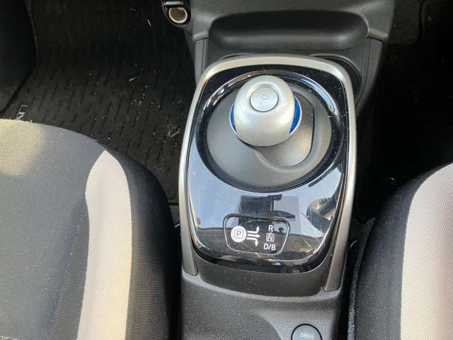 日産 ノート １．２ Ｅ－ＰＯＷＥＲ Ｘ H30年 (関東) 99