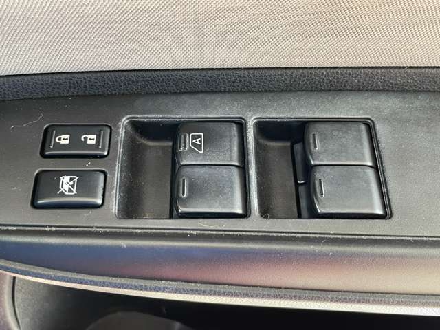 日産 ノート １．２ Ｅ－ＰＯＷＥＲ Ｘ H28年 (関東) 99