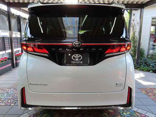 トヨタ ヴェルファイア　ＰＨＥＶ プラグインハイブリッド ２．５ エグゼクティブ ラウンジ Ｅ－ＦＯＵＲ ４ＷＤ R7年 (関東) 99