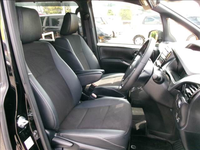 トヨタ ノア ２．０ ＳＩ ＷＸＢＩＩ R1年 (関東) 99