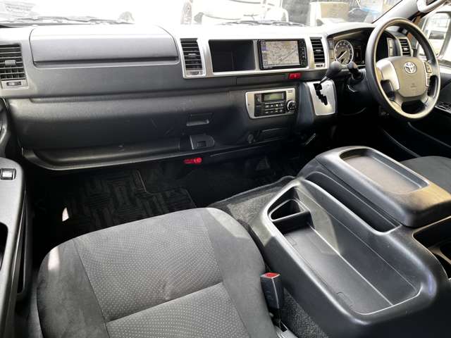 トヨタ ハイエースバン ２．７ スーパーＧＬ ワイド ロング ミドルルーフ R2年 (関東) 99