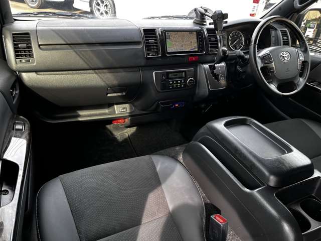 トヨタ ハイエースバン ２．８ スーパーＧＬ ダークプライムＩＩ ロングボディ ディーゼルターボ R2年 (関東) 99