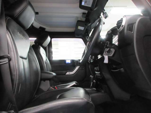 ジープ ラングラー　アンリミテッド アンリミテッド サハラ ４ＷＤ H29年 (関東) 99