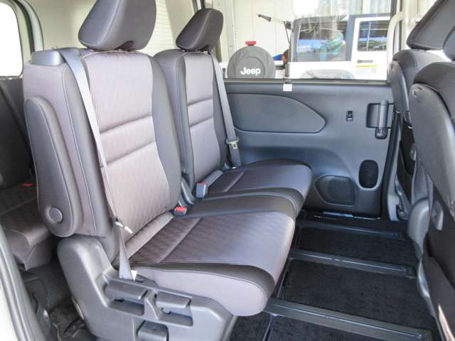 日産 セレナ １．２ Ｅ－ＰＯＷＥＲ ハイウェイスター Ｖ R1年 (関東) 99
