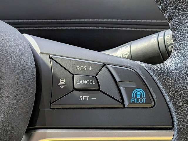 日産 セレナ ２．０ ハイウェイスター H29年 () 99