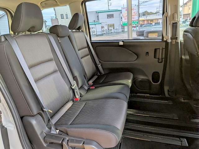 日産 セレナ ２．０ ハイウェイスター H29年 () 99
