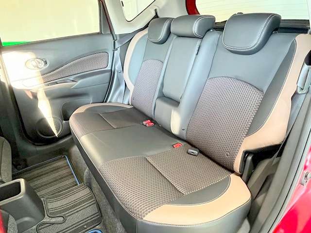 日産 ノート １．２ Ｅ－ＰＯＷＥＲ メダリスト H30年 (関東) 99