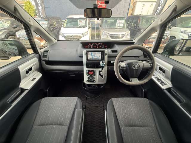 トヨタ ヴォクシー ２．０ ＺＳ H22年 (近畿) 99
