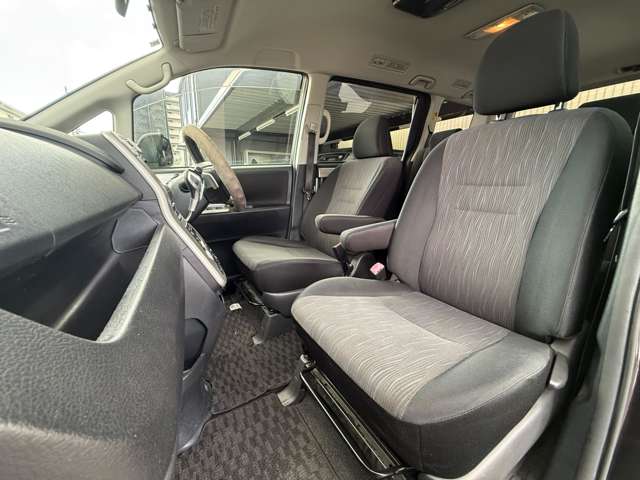 トヨタ ヴォクシー ２．０ ＺＳ H22年 (近畿) 99