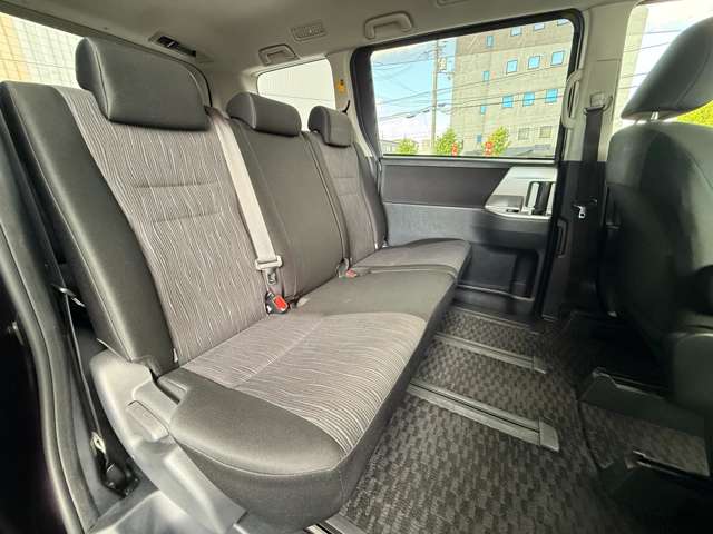 トヨタ ヴォクシー ２．０ ＺＳ H22年 (近畿) 99