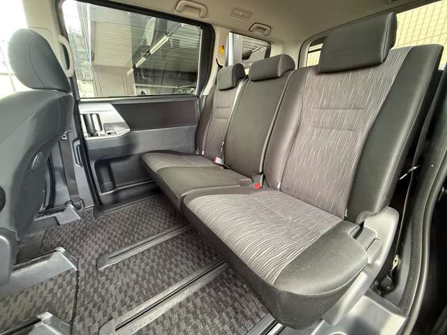 トヨタ ヴォクシー ２．０ ＺＳ H22年 (近畿) 99