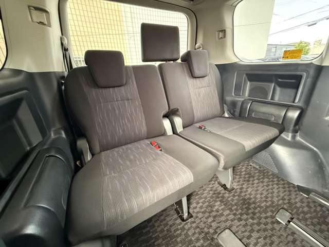 トヨタ ヴォクシー ２．０ ＺＳ H22年 (近畿) 99