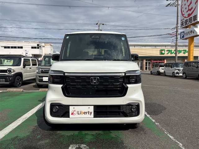 ホンダ Ｎ　ＢＯＸ カスタム ６６０ ターボ ブラック スタイル R8年 (近畿) 99