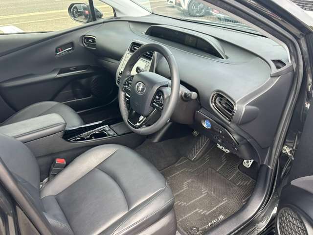 トヨタ プリウス １．８ Ｓ ツーリングセレクション ブラックエディション R3年 (中国) 99
