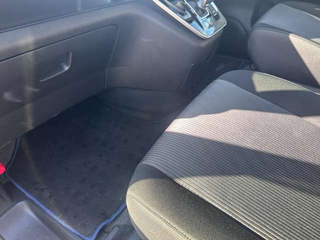 日産 セレナ １．２ Ｅ－ＰＯＷＥＲ ハイウェイスター Ｖ R2年 (関東) 99