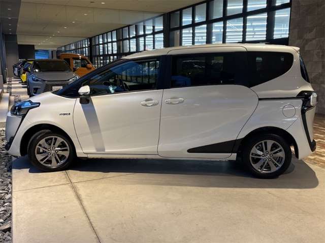トヨタ シエンタ　ハイブリッド ハイブリッド １．５ Ｇ H29年 (近畿) 99