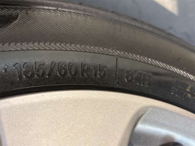 トヨタ シエンタ　ハイブリッド ハイブリッド １．５ Ｇ H29年 (近畿) 99