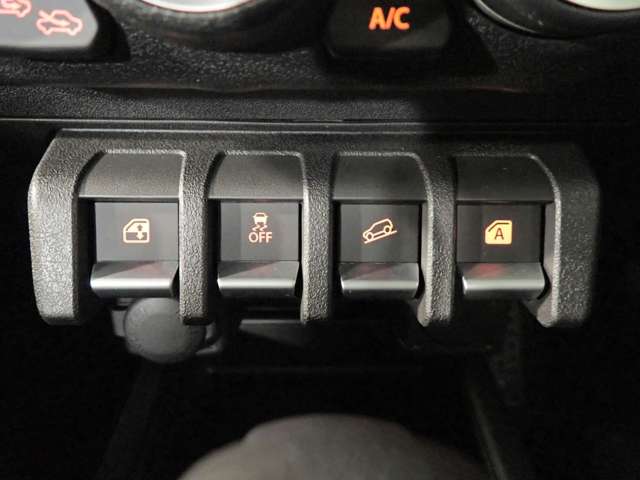 スズキ ジムニー　ノマド １．５ ＦＣ ４ＷＤ R8年 () 99