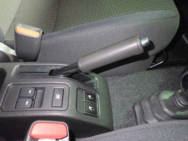 スズキ ジムニー　ノマド １．５ ＦＣ ４ＷＤ R8年 () 99