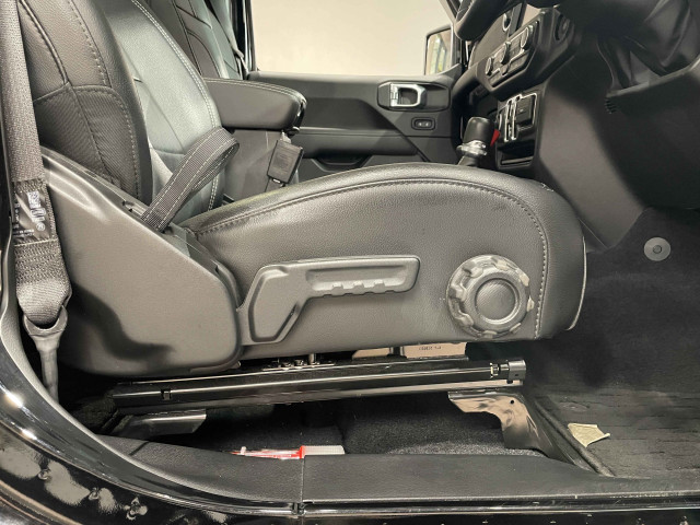 ジープ ラングラー　アンリミテッド アンリミテッド サハラ ２．０Ｌ ４ＷＤ R5年 (関東) 99