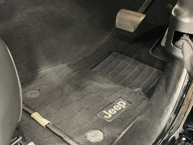 ジープ ラングラー　アンリミテッド アンリミテッド サハラ ２．０Ｌ ４ＷＤ R5年 (関東) 99
