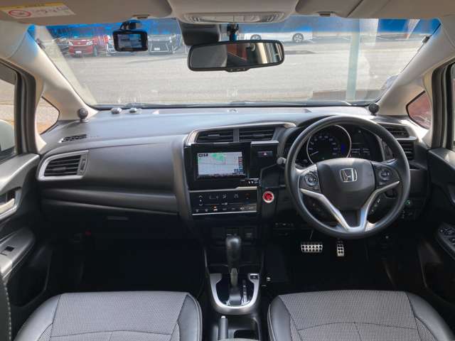 ホンダ フィット １．３ １３Ｇ Ｆ R1年 (東海) 99