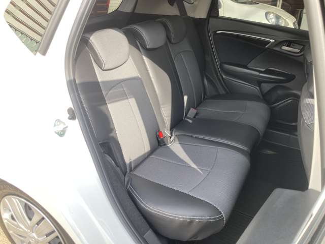 ホンダ フィット １．３ １３Ｇ Ｆ R1年 (東海) 99