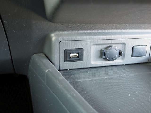 トヨタ プリウスΑ １．８ Ｇ ツーリングセレクション スカイライトパッケージ H24年 (東海) 99