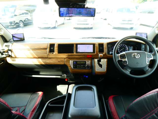 トヨタ ハイエースバン ファンルーチェ R5年 () 99