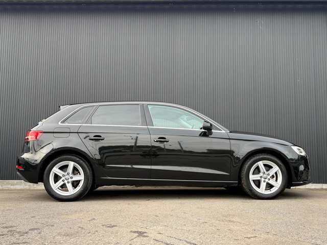 アウディ Ａ３　スポーツバック １．４　ＴＦＳＩ H29年 (関東) 99