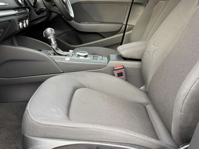 アウディ Ａ３　スポーツバック １．４　ＴＦＳＩ H29年 (関東) 99