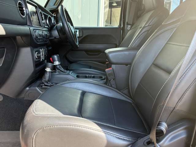 ジープ ラングラー　アンリミテッド アンリミテッド サハラ ３．６Ｌ ４ＷＤ R1年 (関東) 99