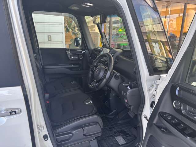 ホンダ Ｎ　ＢＯＸ カスタム ６６０ Ｌ ターボ R4年 (九州・沖縄) 99