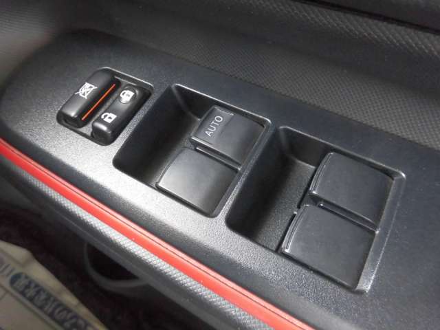 トヨタ アクア １．５ Ｓ H27年 (東海) 99