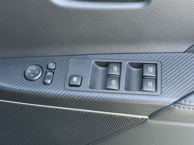 三菱 デリカ　Ｄ：５ ２．２ Ｐ ディーゼルターボ ４ＷＤ R7年 () 99