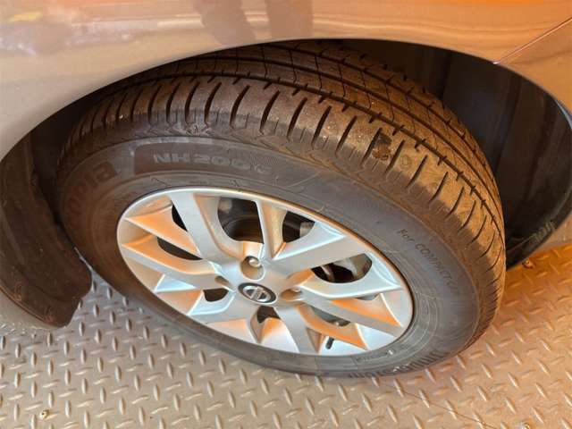 日産 ノート １．２ Ｅ－ＰＯＷＥＲ メダリスト R1年 (近畿) 99