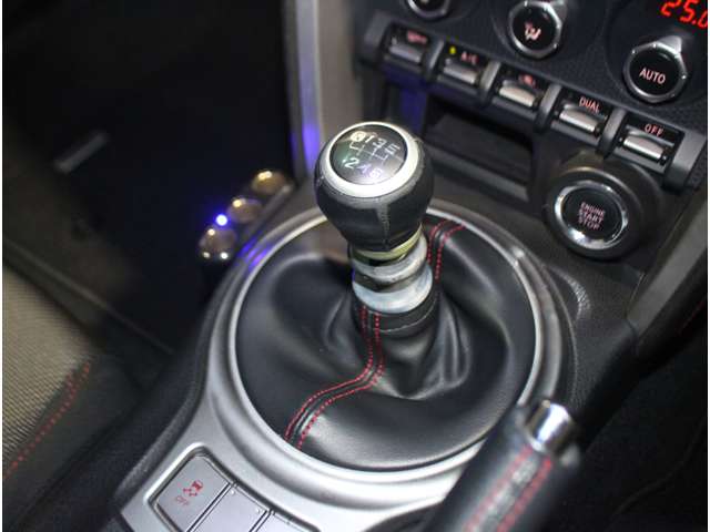 スバル ＢＲＺ ２．０ Ｓ H25年 (関東) 99
